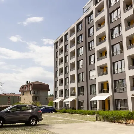 ~ The Citrus Flat ~ With A Free Parking Spot Warna