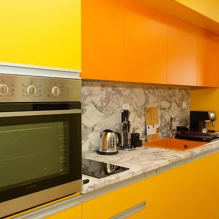 ~ The Citrus Flat ~ With A Free Parking Spot Apartment Warna