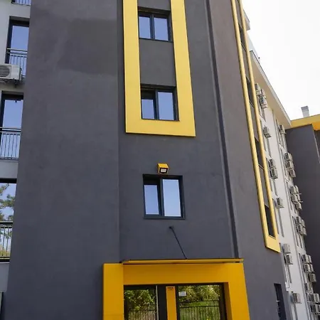 ~ The Citrus Flat ~ With A Free Parking Spot Apartment Warna