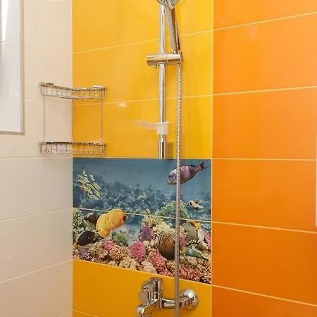 Apartment ~ The Citrus Flat ~ With A Free Parking Spot